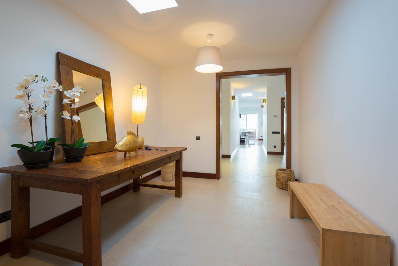 Villa Dedalos - A Luxury Large Villa With A Heated Pool In Puerto Calero Exterior photo