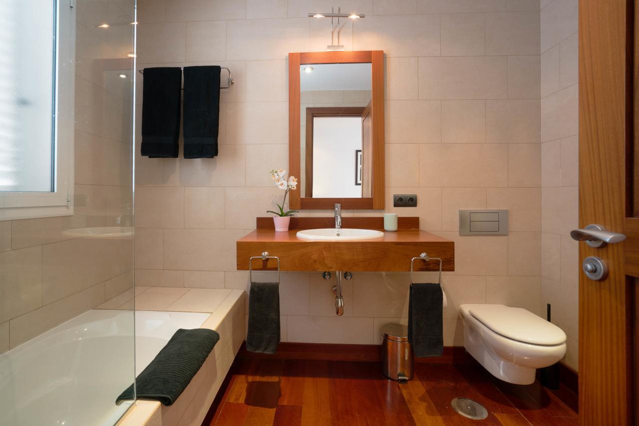 Villa Dedalos - A Luxury Large Villa With A Heated Pool In Puerto Calero Exterior photo